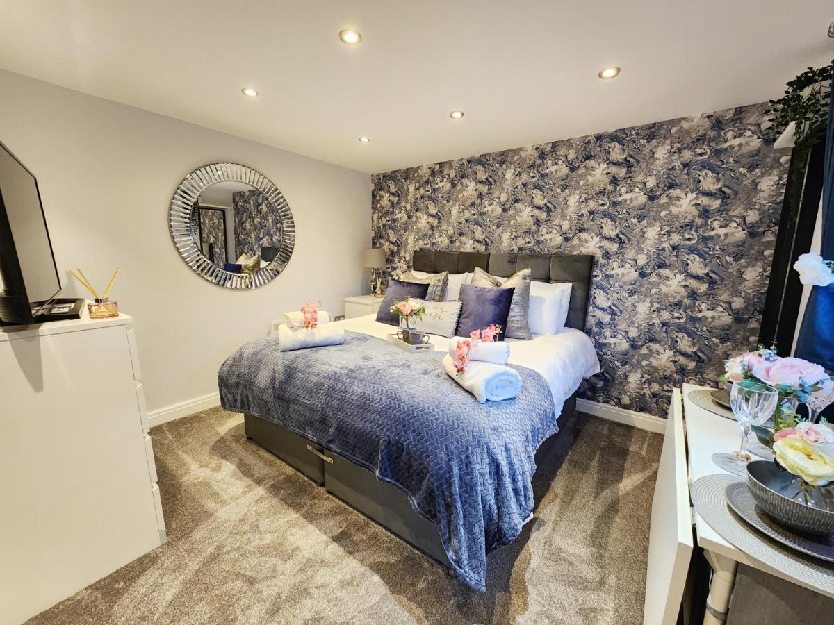 Studio Apartment The Den Colnbrook Exterior photo